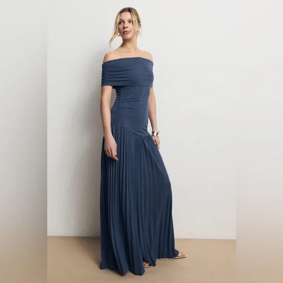NWT ✨ LIONESS ‘Field of Dreams’ Navy Maxi Off Shoulder Pleated Dress Sz Small - Picture 4 of 9